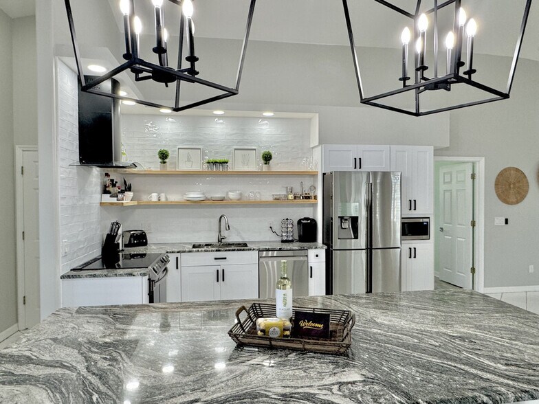 Building Photo - 236 SW 47th St