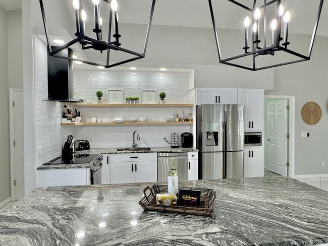 Building Photo - 236 SW 47th St