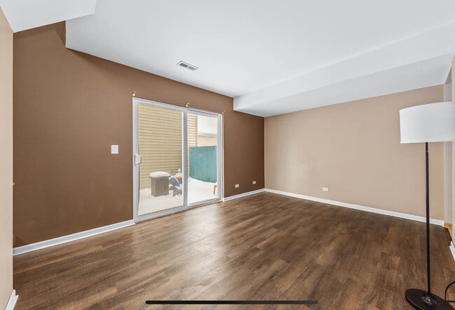 Building Photo - 695 Serendipity Dr