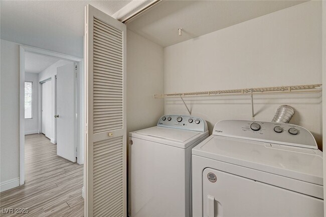 Building Photo - 3115 Casey Dr