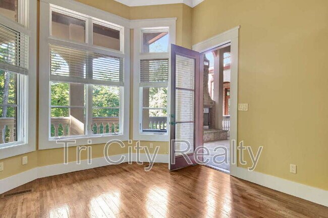 Building Photo - 250 Moss Creek Walk