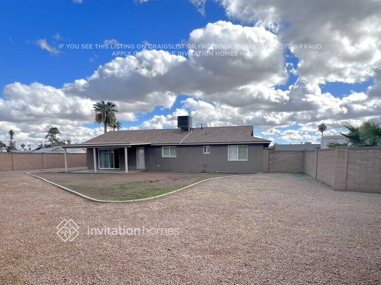 Building Photo - 1922 E Balboa Dr