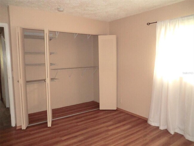 Building Photo - 202 Bedford Trail
