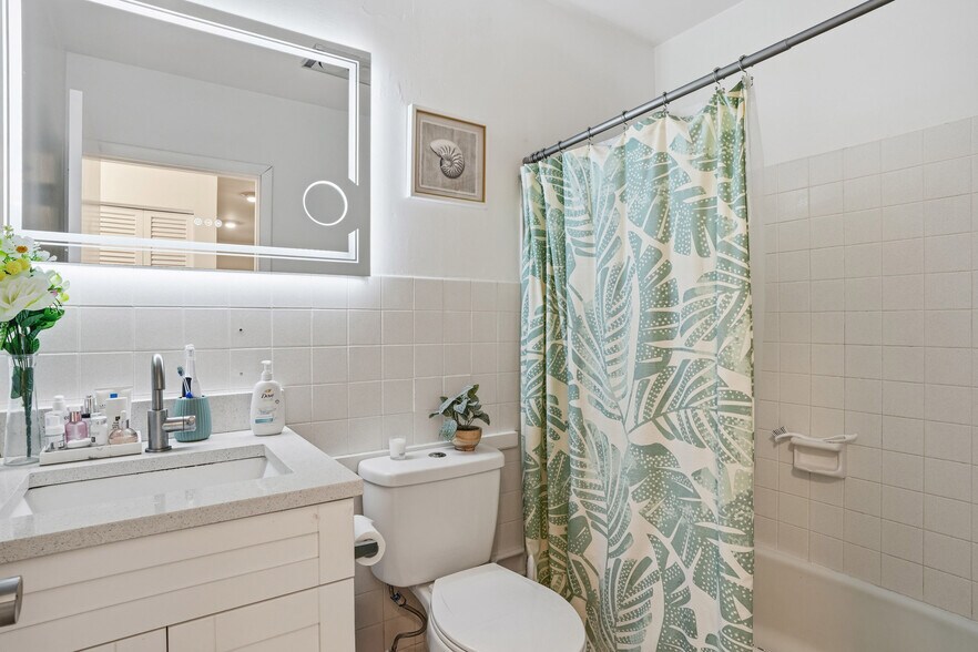 Building Photo - 235 Seaview Ct