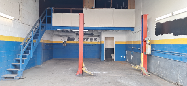 Building Photo - 18422 Vanowen St