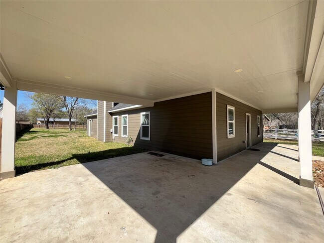 Building Photo - 30023 Rosebud St