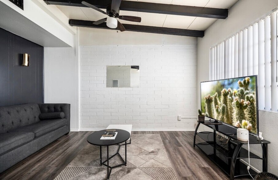 Building Photo - 9822 N 15th St