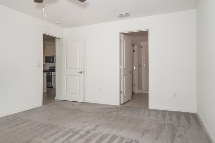 Building Photo - 4014 84th Ct E