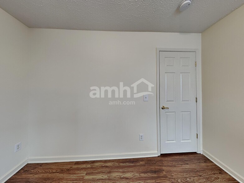 Building Photo - 3521 Chandler Cove Way