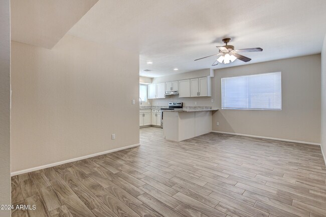 Building Photo - 5111 W Beverly Ln