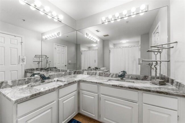 Building Photo - 1203 Bay Club Cir