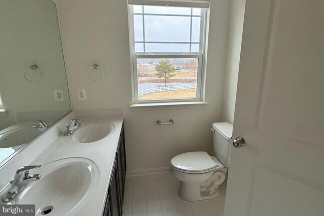 Building Photo - 2541 Westwind Blvd