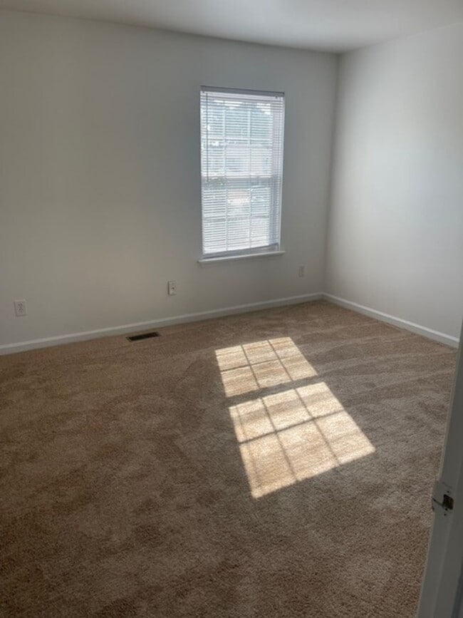 Building Photo - FOR RENT - VIRGINIA BEACH / GREAT NECK RD