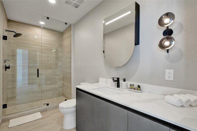 Building Photo - 580 72nd St