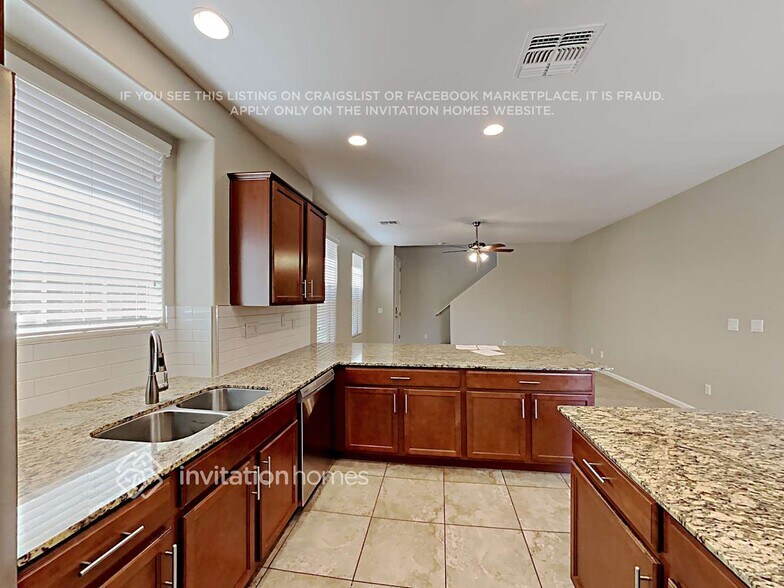 Building Photo - 1413 S Ponderosa Dr