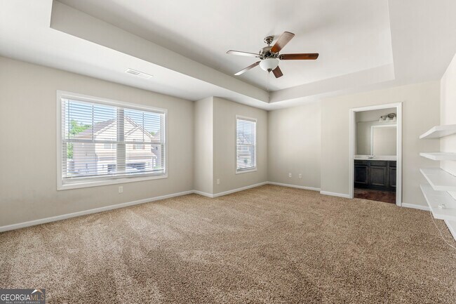 Building Photo - 2411 Oakleaf Cir
