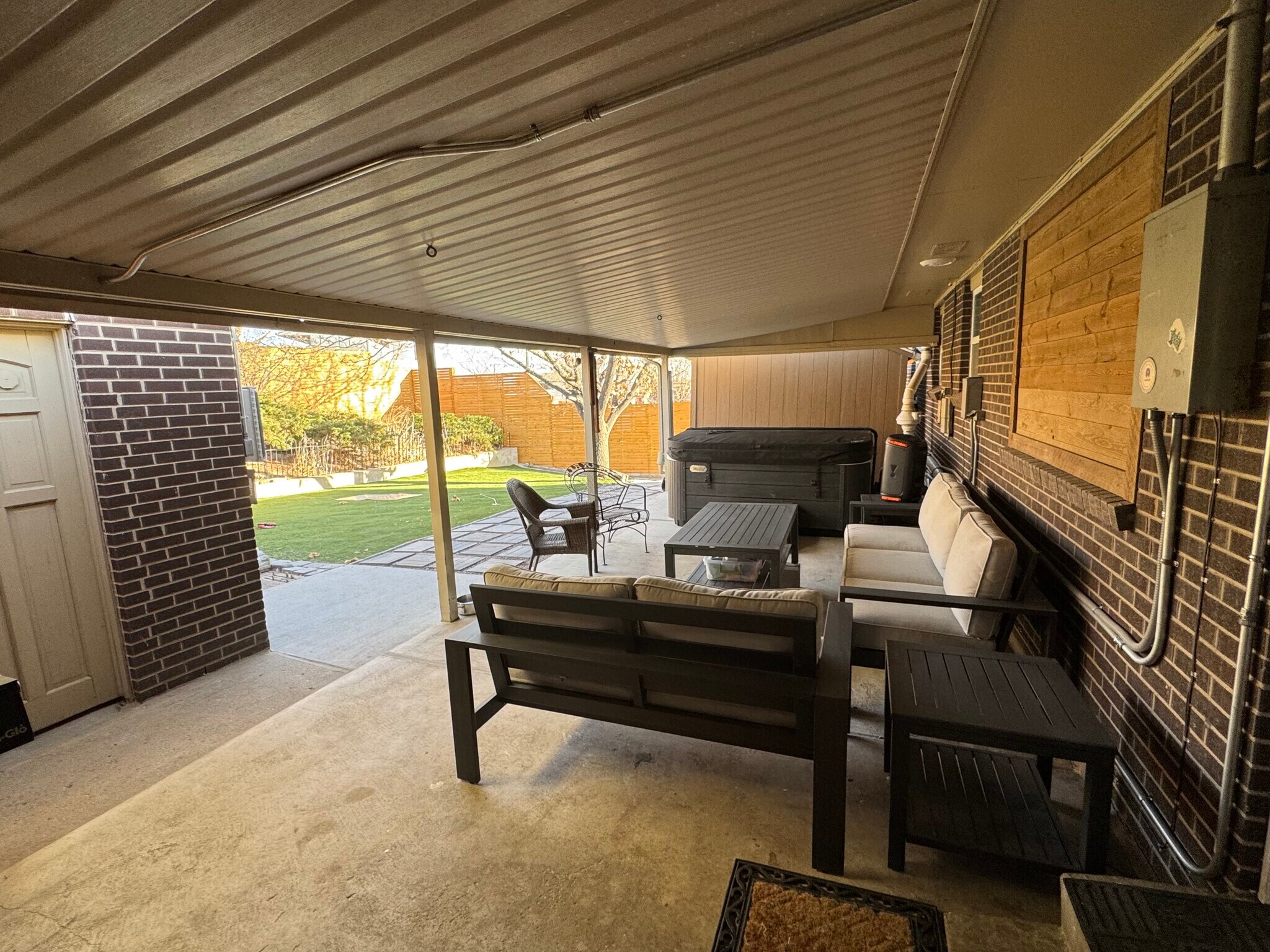 Building Photo - 7860 Linda Cir