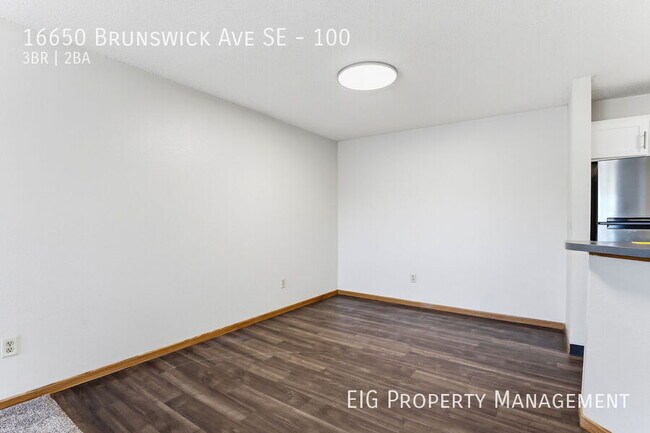 Building Photo - 16650 Brunswick Ave SE