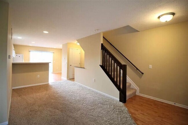 Building Photo - 5549 Bow Falls Blvd
