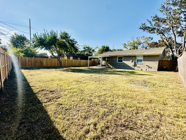 Building Photo - 441 Jolee St