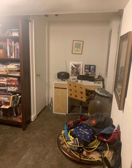 Building Photo - 1446 Oak St NW