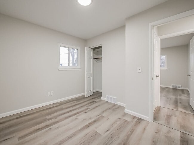 Building Photo - AVAILABLE NOW! Charming 3-Bedroom Home in Prime Pontiac Location