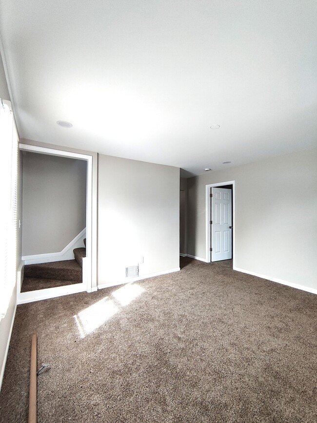 Building Photo - 410 N 3rd St