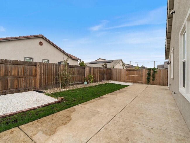 Building Photo - 8333 Kyler Rd