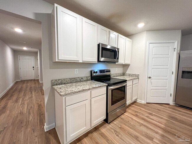Building Photo - 6351 Burrow Ln