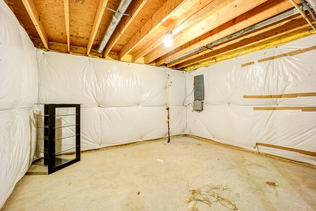 Building Photo - 124 Lillian Ave