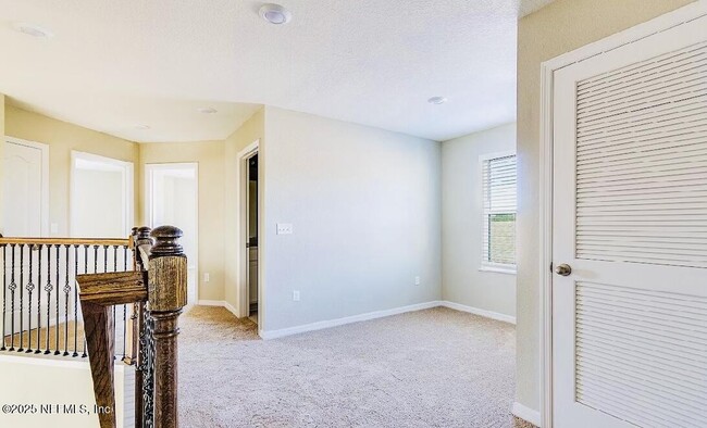 Building Photo - 87 Fellbrook Dr