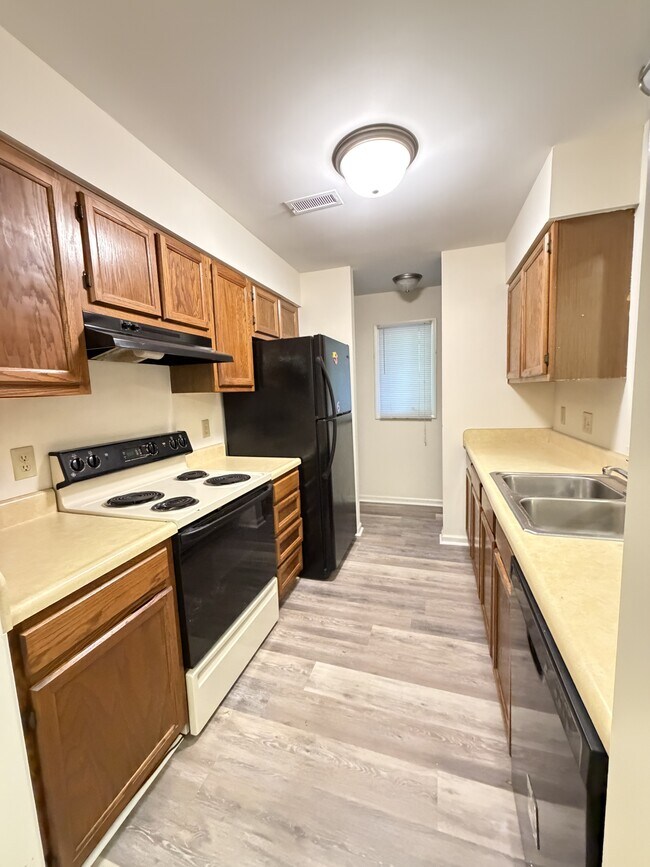 Building Photo - 3263 Carlyle Dr NW