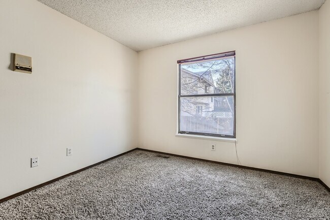 Building Photo - 6367 S Emporia Cir