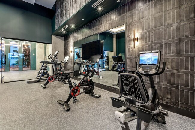 Building Photo - 617 N 12th St