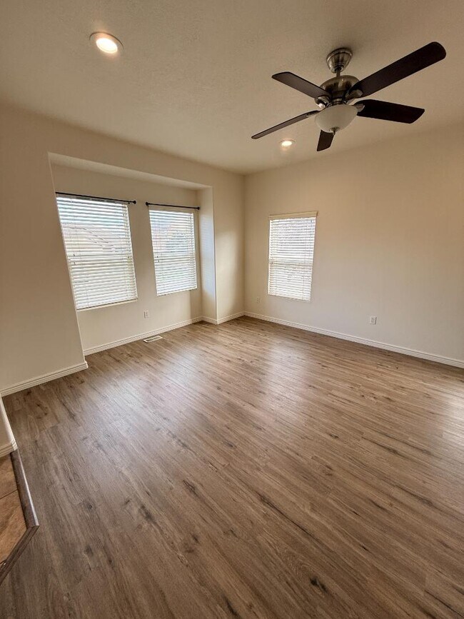 Building Photo - 8825 Jefferson Dr