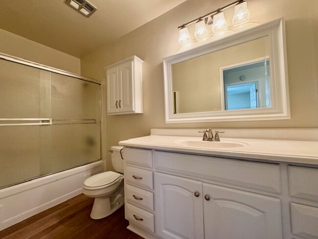 Building Photo - Updated 1 bedroom 1 bath condo in Heather ...