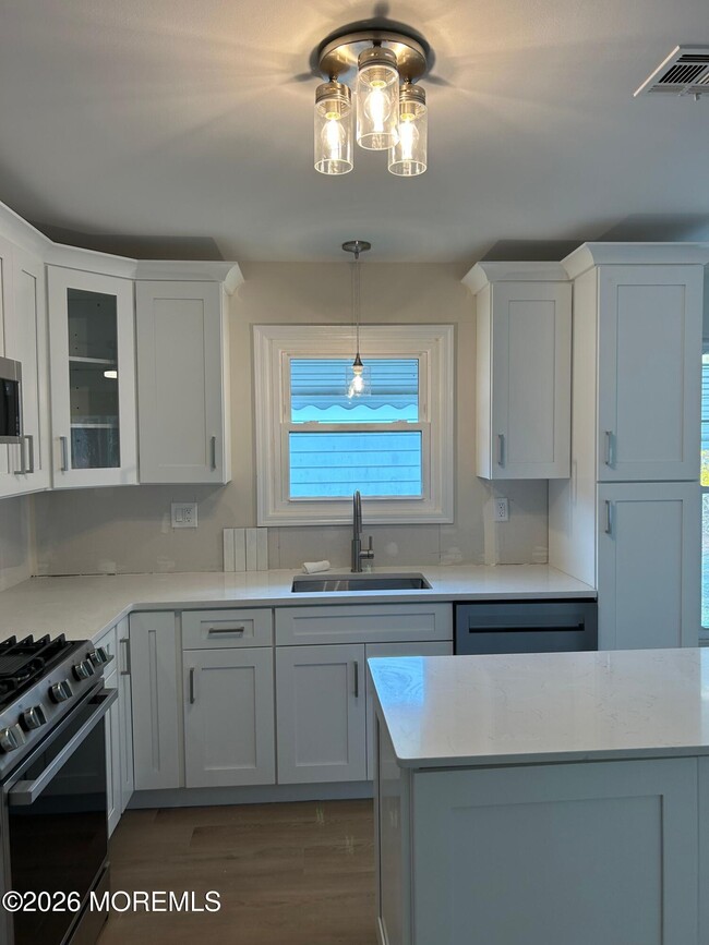 Building Photo - 99 San Carlos St