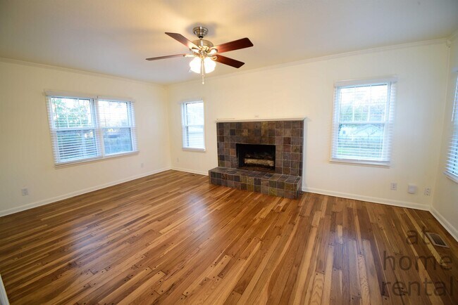 Building Photo - 1740 S Yorktown Ave