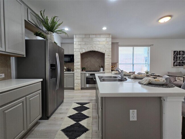 Building Photo - 303 Arrowhead Trail