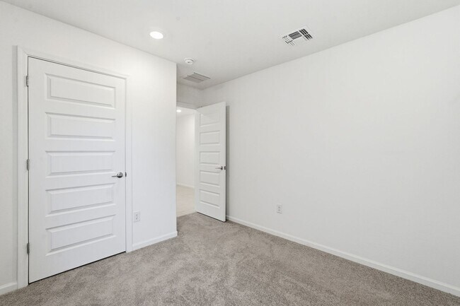 Building Photo - Modern Comfort Meets Desert Serenity – 4 Bed Rocking K Rental Home Available Now!