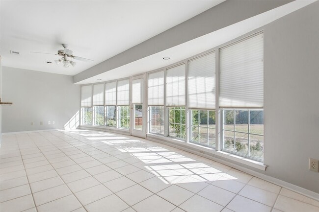 Building Photo - 6926 Colfax Dr