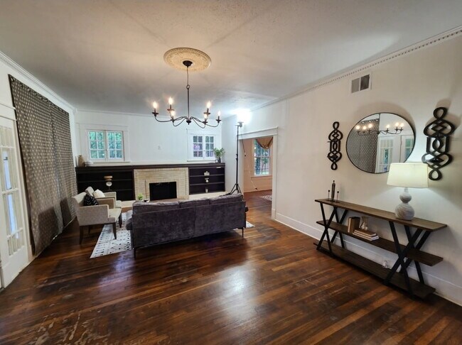 Building Photo - 159 Lister St