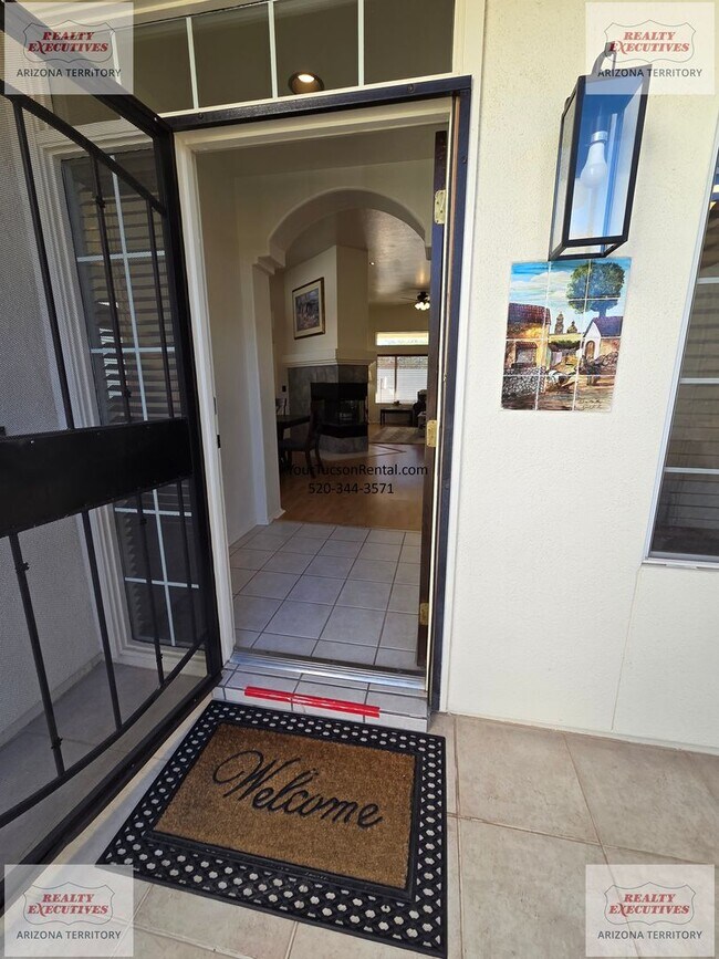 Building Photo - NE off Wrightstown & Pantano 3/2 with pool, patio and loads of upgrades