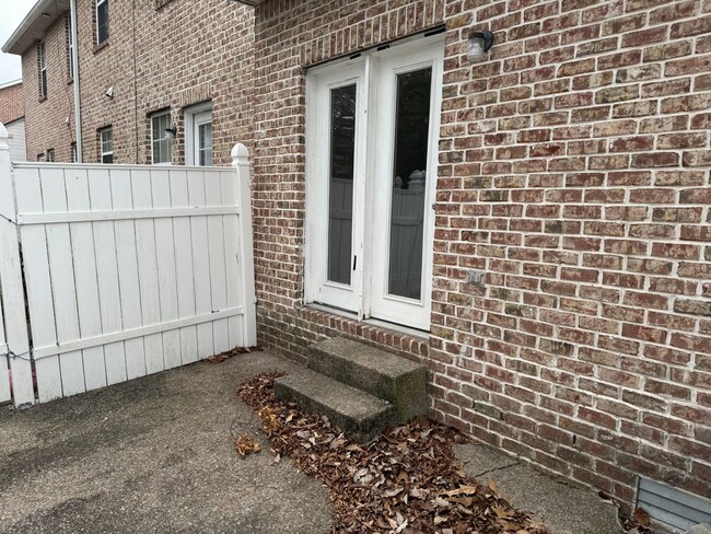 Building Photo - Cozy Townhome in Antioch