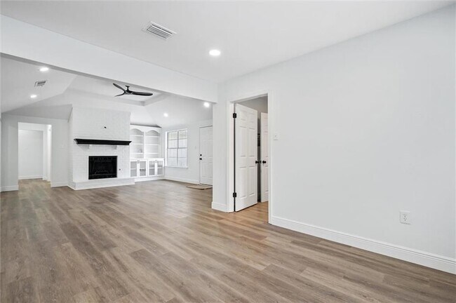 Building Photo - 7328 Janita Dr