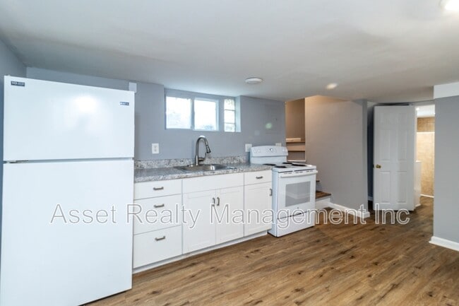 Building Photo - 602 Caswell Ave