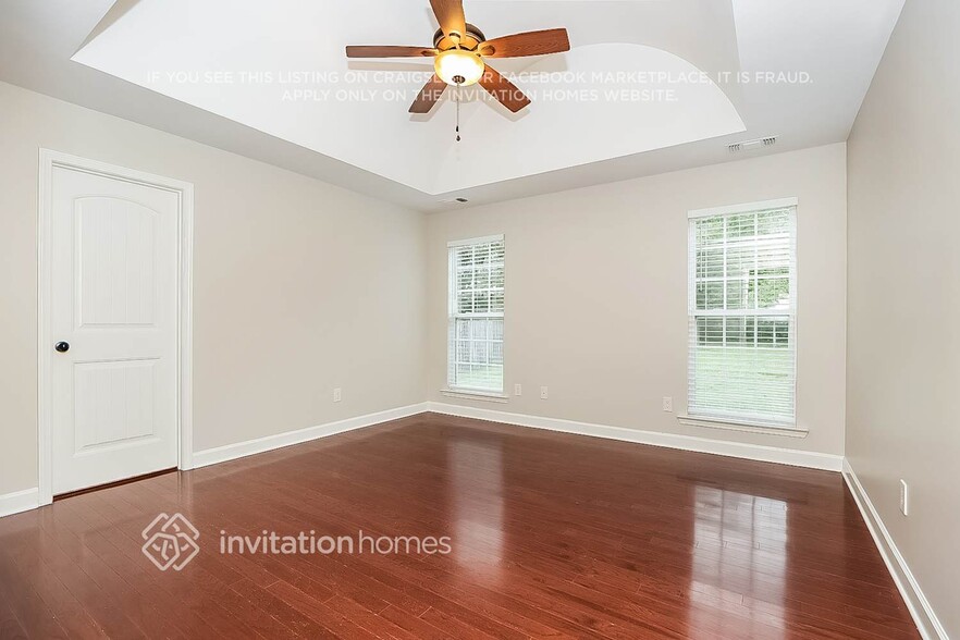 Building Photo - 214 Glade Dr