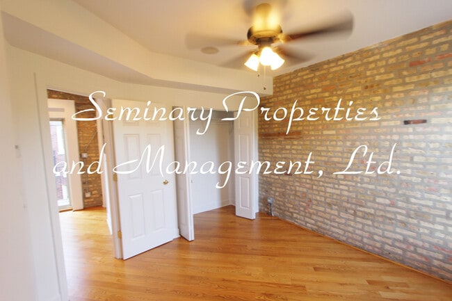 Interior Photo - 5653-59 N. Magnolia