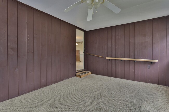 Building Photo - 334 S River Rd