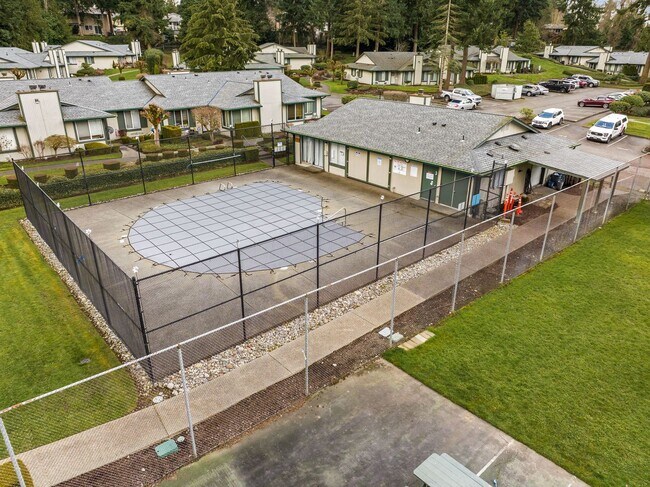 Building Photo - Completely Refreshed Head to Toe!